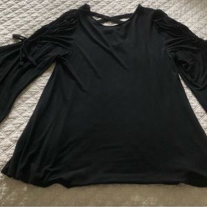 Beautiful Black Cupio Ladies Top.